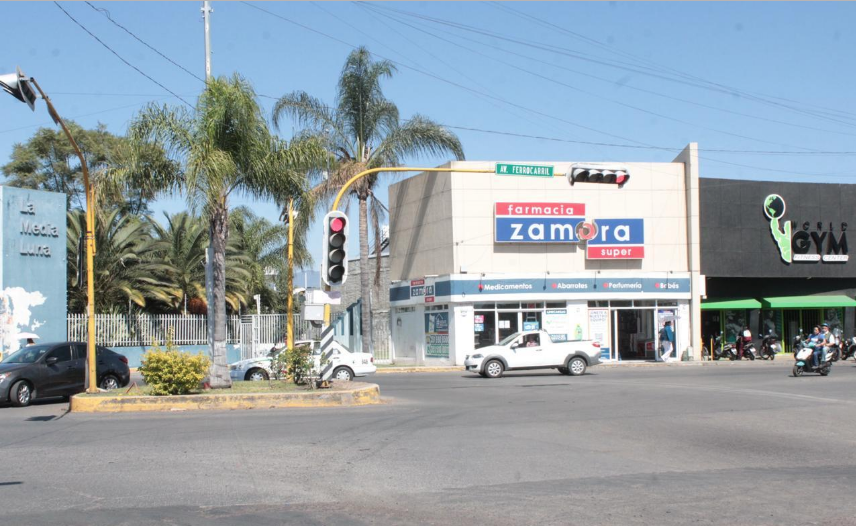 Reparan semáforo en crucero de 5 de Mayo y Ferrocarril para mejorar la seguridad vial