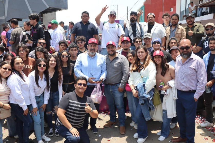 Karlo Samaguey acompañó al gobernador al inicio de operaciones del Teleférico de Uruapan