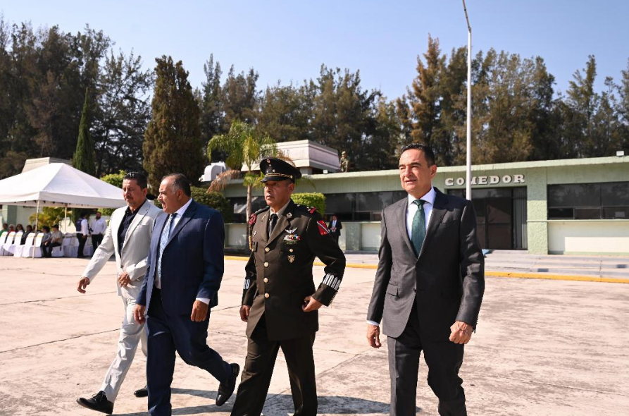 Carlos Soto asistió a la conmemoración del 164 aniversario de la Batalla de Puebla con toma de protesta del Servicio Militar