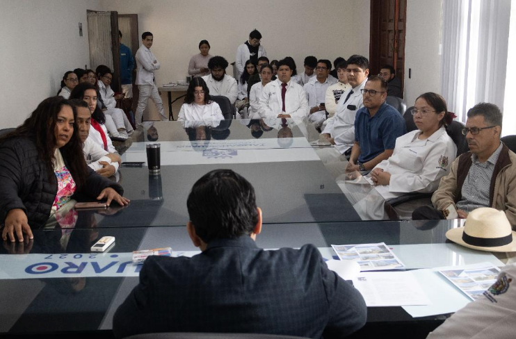 Respalda Arturo Hernández, permanencia de extensión de medicina ante planteamientos de la comunidad universitaria.