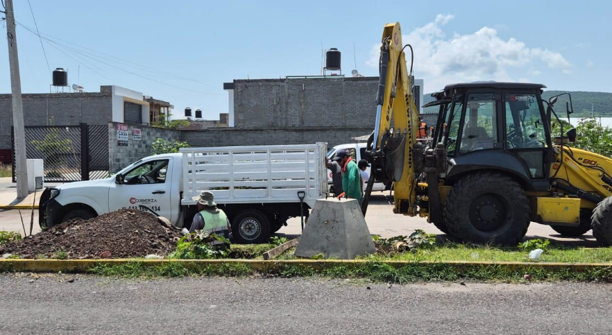 Rehabilitan alumbrado público en avenida San José para reforzar la seguridad de los zamoranos