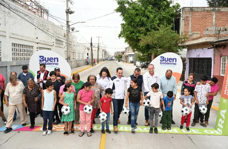 Carlos Soto inaugura mejoramiento integral de la calle Ferrocarril Poniente