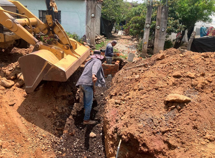 Concluye Buen Gobierno segunda etapa de red de drenaje sanitario en Atacheo de Regalado