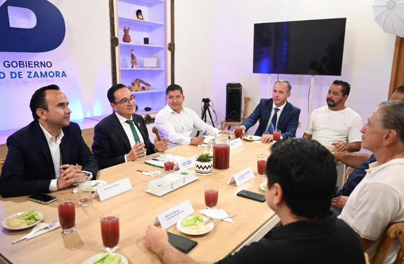 Carlos Soto respalda al Deportivo Zamora FC para impulsar el futbol y el tejido social
