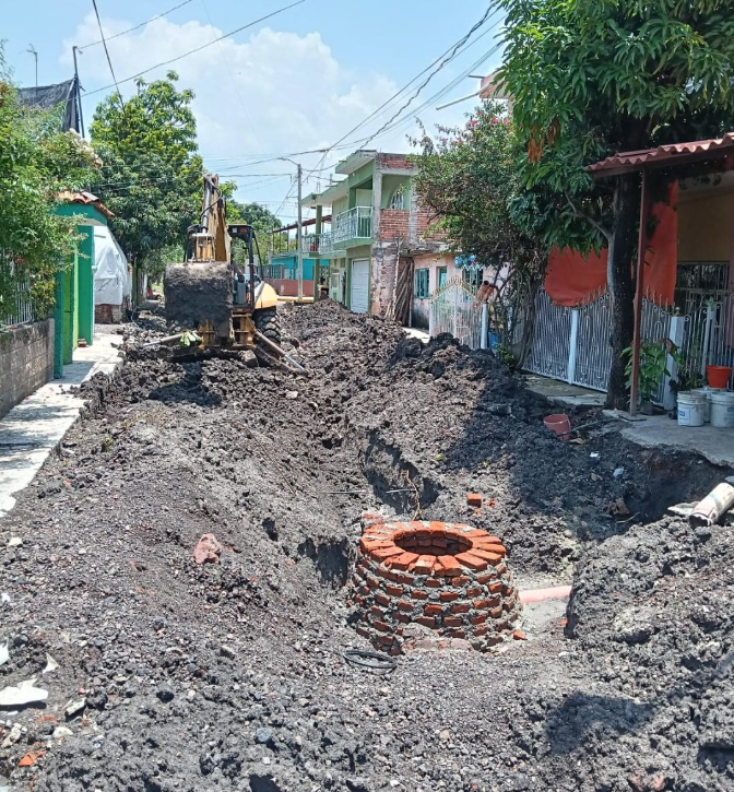 Registra 30 por ciento de avance la obra integral de la calle Amado Nervo en Romero de Guzmán
