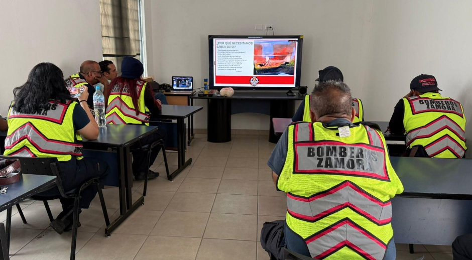 Capacitan a personal de Protección Civil en uso de generadores de imágenes térmicas