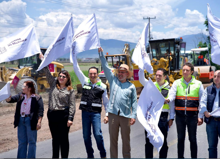 Carlos Soto y Alfredo Ramírez Bedolla ponen en marcha modernización de la carretera La Rinconada–El Sauz y anuncian los trabajos para la nueva Autopista Zamora-Uruapan