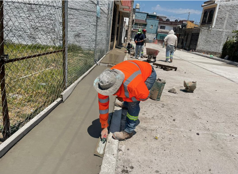 Buen Gobierno está por concluir pavimentación de la calle Orión del fraccionamiento Cosmos