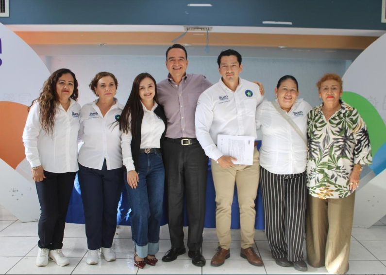Carlos Soto entregó visas a 50 zamoranos 