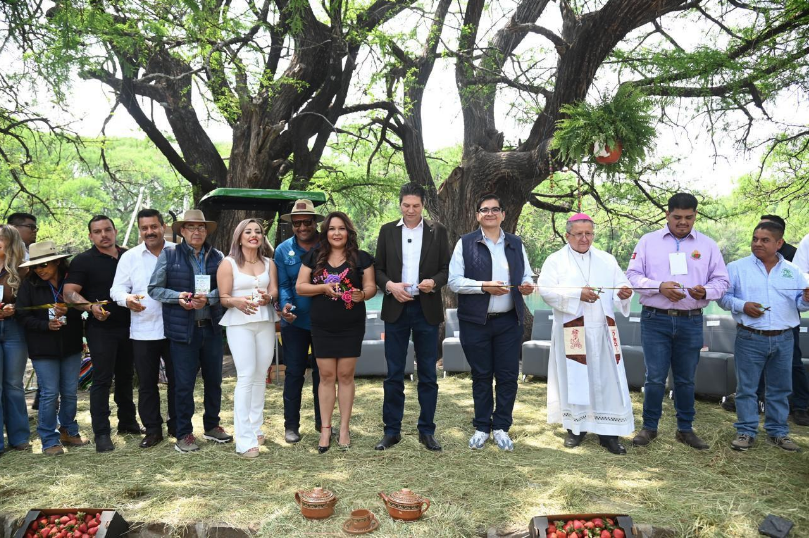 El campo fortalece la economía de Tangancícuaro y de Michoacán: Arturo Hernández.