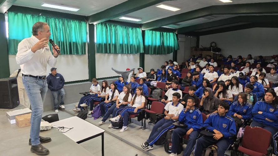 SAPAZ fortalece la cultura del agua entre estudiantes de Ario de Rayón