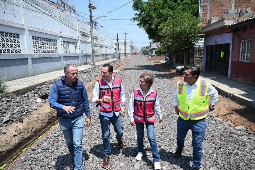 Carlos Soto supervisó obra integral en avenida Ferrocarril Poniente