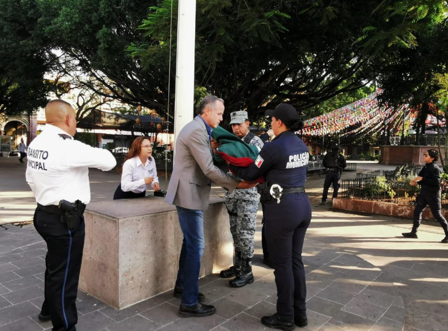 Buen Gobierno y Guardia Nacional realizan izamiento de Bandera en Zamora