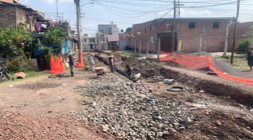 Registra 20 por ciento de Avance Obra en la Calle Los Pinos de la Colonia García Robles 