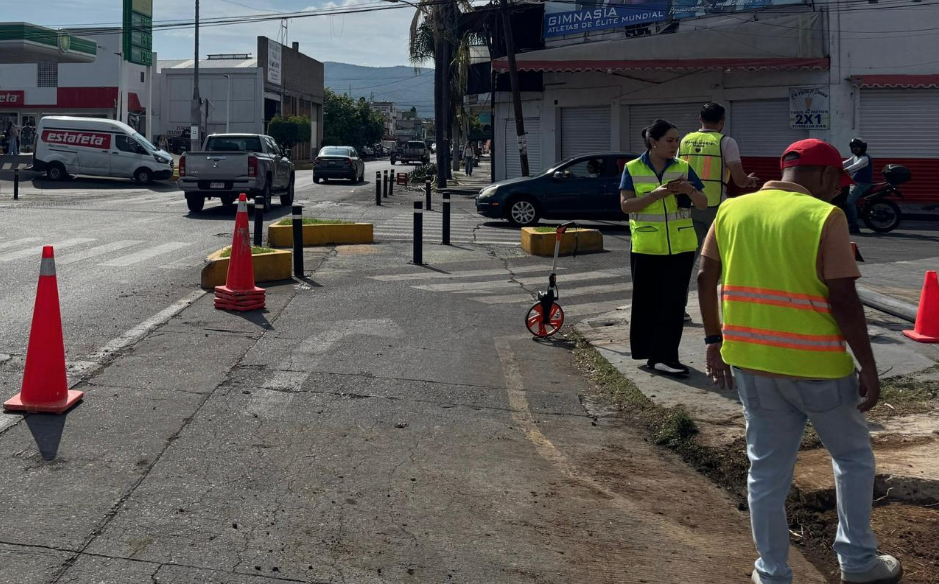 Realizan auditoría técnica para fortalecer la seguridad vial en el cruce de Virrey de Mendoza y 5 de Mayo 