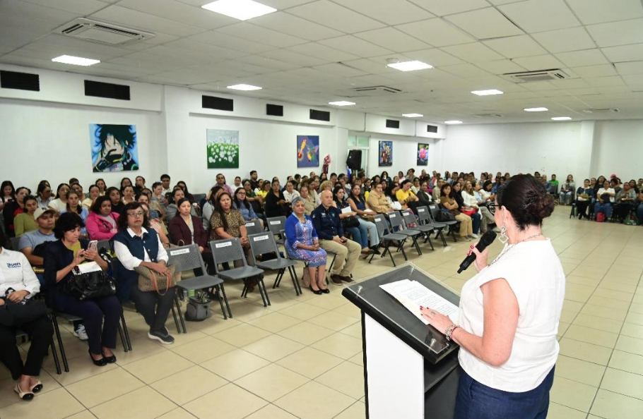 DIF Zamora fortalece la atención a la niñez mediante capacitación a docentes de preescolar