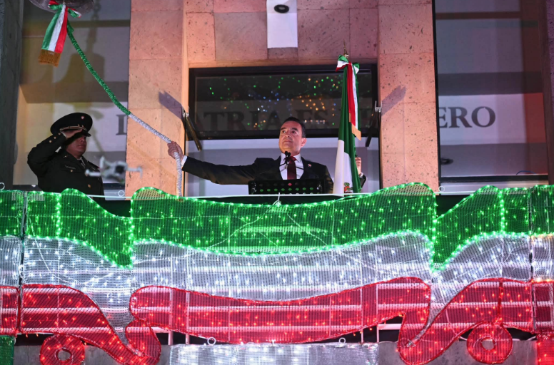 Carlos Soto encabezó la celebración del Grito de Independencia en Zamora