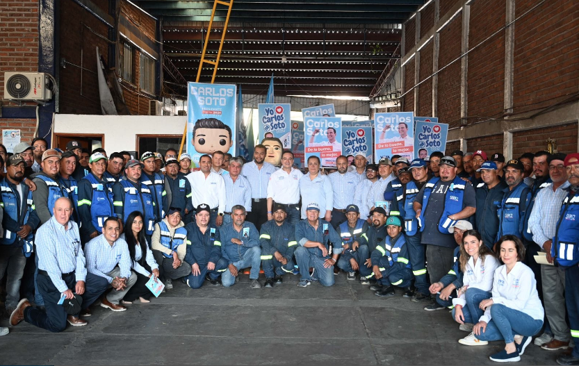 Reciben trabajadores del SAPAZ a Carlos Soto con cariño y alegría
