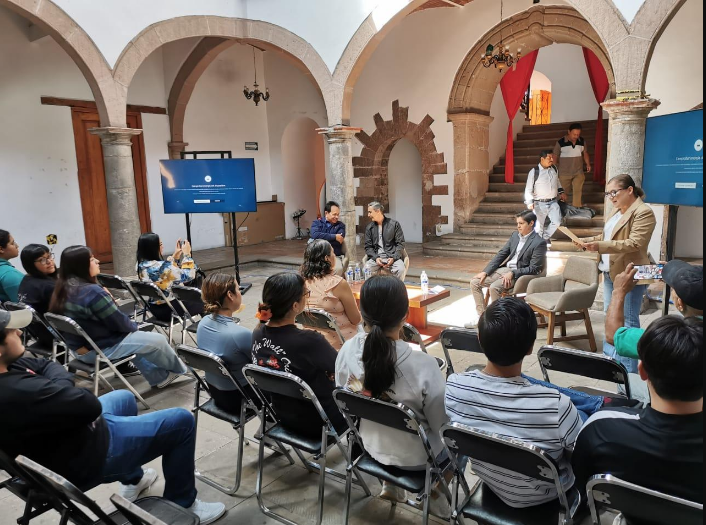 Realizan mesa de diálogo sobre los tipos de cáncer que afectan a la mujer
