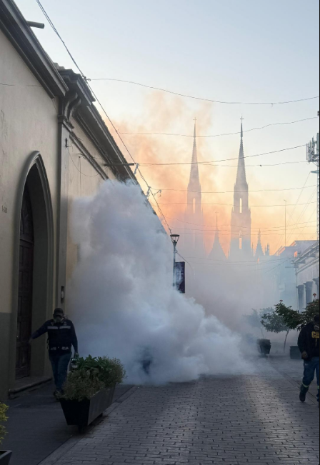 Realizan nebulizaciones en templos de Zamora para prevenir el dengue