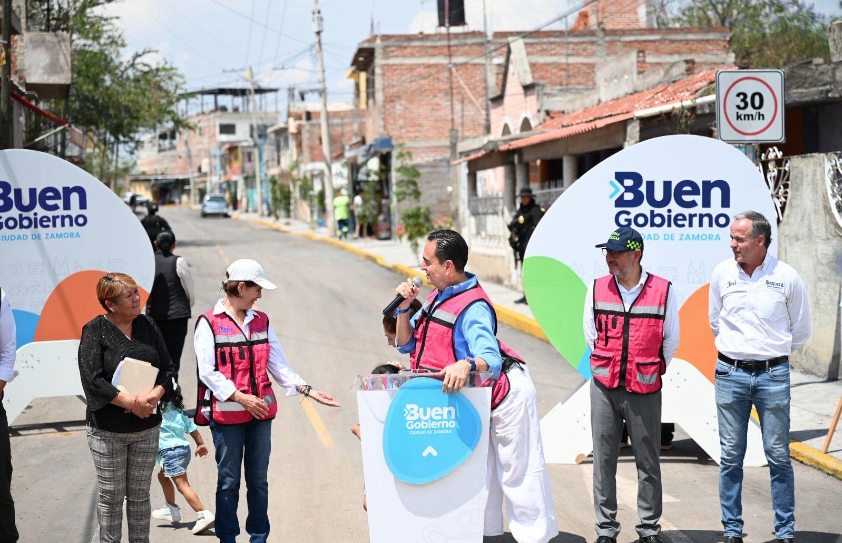 Carlos Soto entregó obra integral en calle Gardenia de El Cerrito de Catipuato