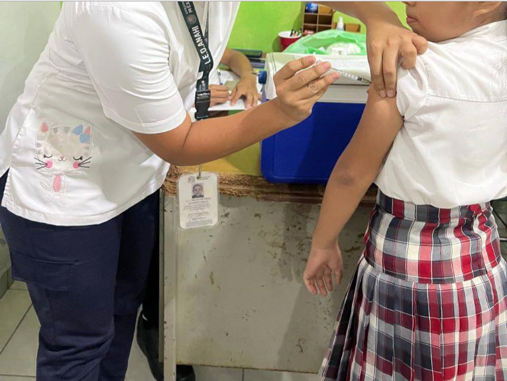 Vacunación contra el sarampión llegará a escuelas de 23 municipios de Michoacán