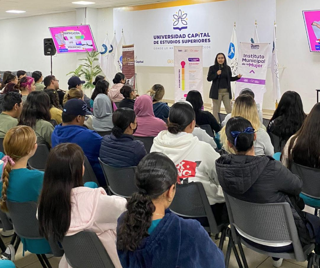 Imparten plática sobre “Tipos de Violencia” a universitarios 