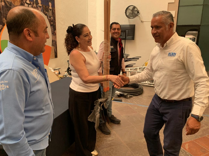 Refuerzan seguridad laboral con entrega de equipo a trabajadores municipales 