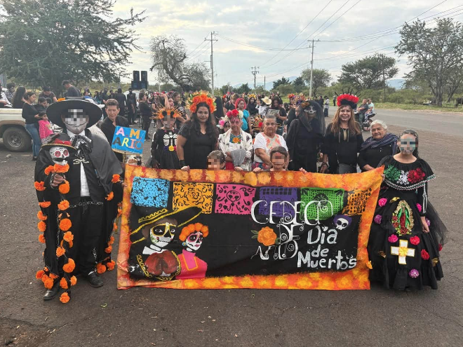 CEDECO de Ario de Rayón celebra el Día de Muertos con tradicional desfile